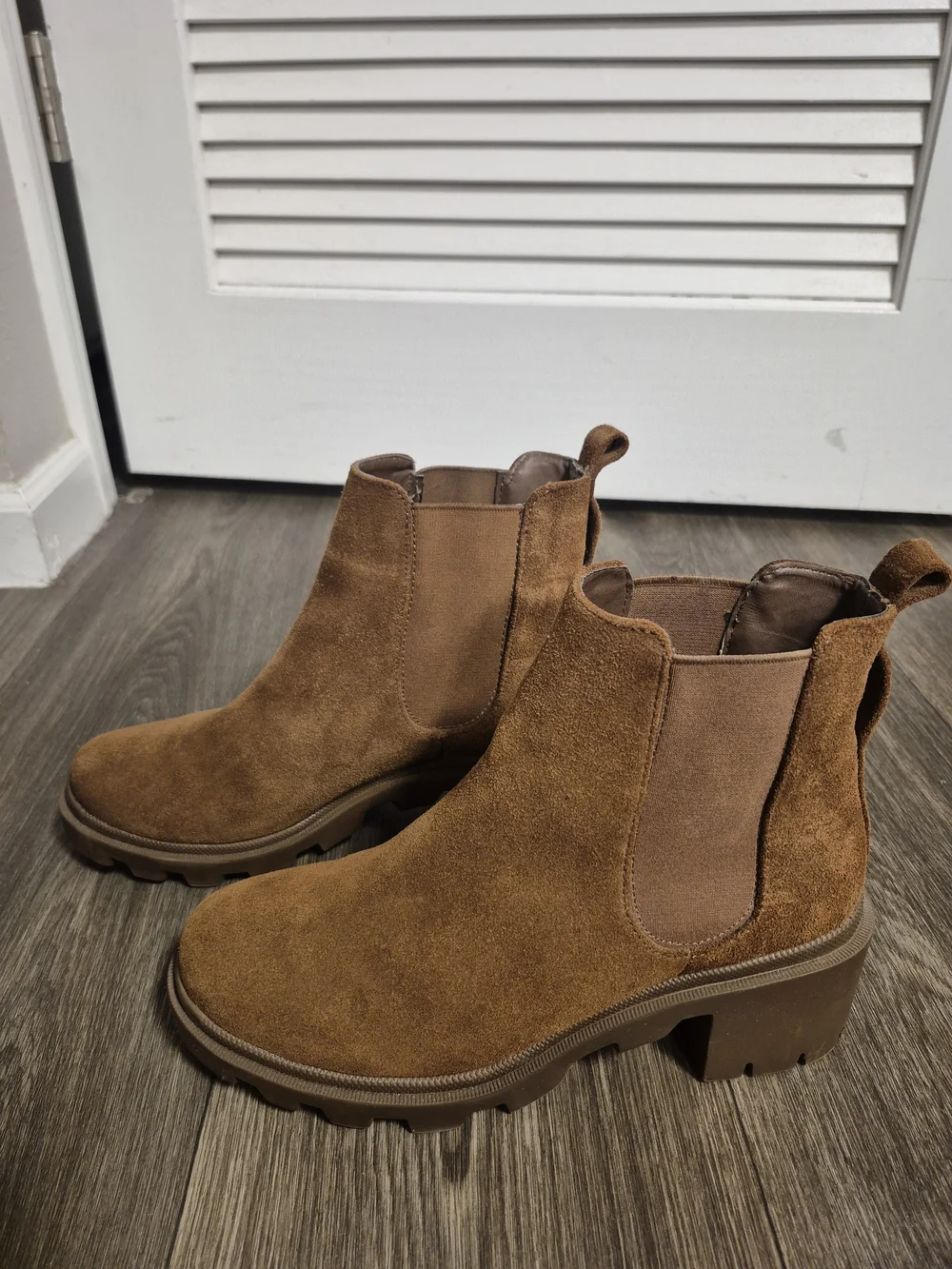 Steve Madden Amulet Brown Suede Removable Gold Chain Boots 9.5